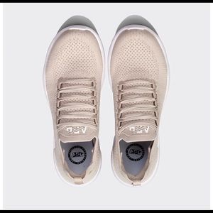 APL Techloom Breeze in Clay/White, Size 7, Brand New In Box